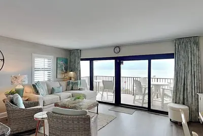 Image de Ocean Breeze West 301, 3bd/2ba, Community Pool + Private Beach