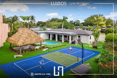 Image de Spacious Fun House w/ Games & Heated Pool