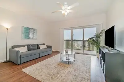 Image de Upstay Modern 3br Condo, Pool & Patio near Disney