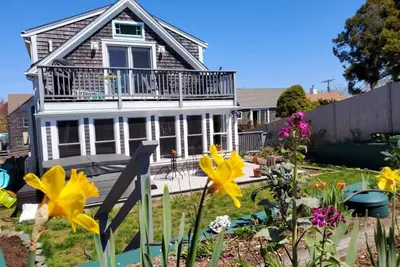 Image de Charming, Private large 2-bedroom  Ptown Home, Short walk to town with parking