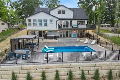 Image de New! Lake House, Pool, Hot Tub, Sauna, Sleeps 22!