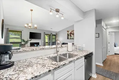 Image de Quittin' Time - Stay for 6 with Golf Course Views & Resort Amenities