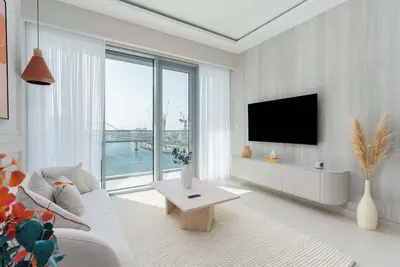 Image de Luxury 2br and Study Water View in Al Wasl