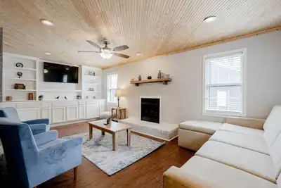 Image de Fenced Yard with Pool! 10 Mins to Lake Murray