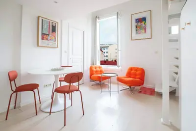 Image de Duplex climatisé avec mezzanine – Nice Carré d'Or