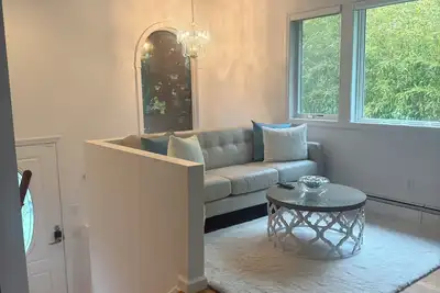 Image de Hamptons Getaway 3 Bed 2 Bath with Hot Tub