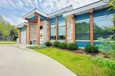 Image de Charming 3-bedroom house with Hot tub with neighborhood access to Canyon Lake