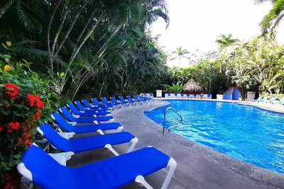 Image de Tropical Lush Gardens, Great Pools & Location