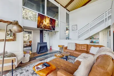 Image de Chic, Pet Friendly House w/Gas Grill, Ac & Back-Up Generator - Amazing View