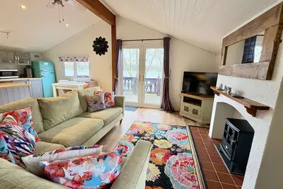 Image de Bumble Bee Cabin on Heron Lake