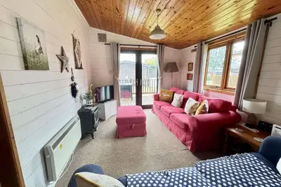 Image de Bumble Bee Cabin on Heron Lake
