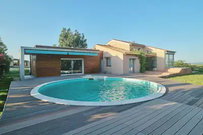 Image de Villa du Mas Rose à Saint-Gilles dans le Gard sur les Costières de Nîmes.