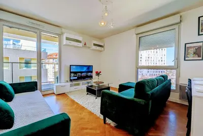 Image de Chic et confortable appart avec Parking et Terrasse