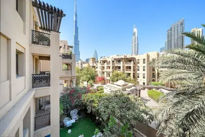 Image de Charming Old Town Dubai 2br Retreat w/ Burj Khalifa Balcony View