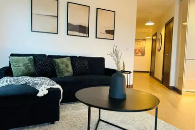 Image de High-Spec Modern 2 Bed Apartment- Private Parking