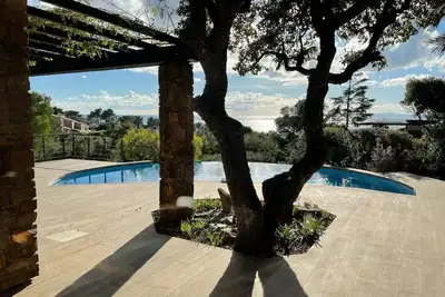 Image de Villa 4p avec piscine privée proche de la mer