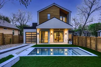 Image de Luxury Pool Home | 1 Block to SoCo Vibes