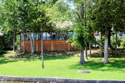 Image de Waterfront Home Sleeps Five ~ Two Kayaks and Private Pier