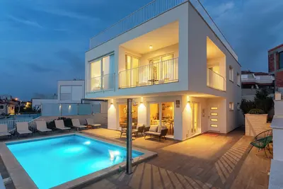 Image de Luxury Villa Emily / Razanj / Stivasnica / directly by the sea with heated pool.