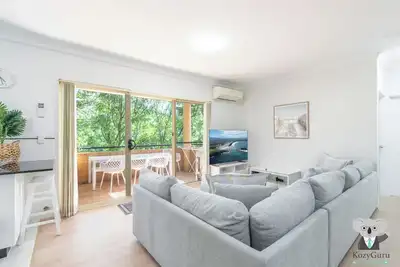 Image de KozyGuru | Homebush West | 3-Beds Apt with Parking