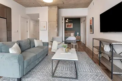 Image de Landing at Three Collective - 2 Bedrooms in Fal. . .
