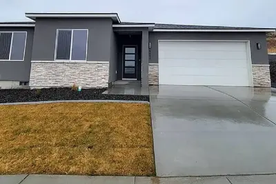 Image de King Bed, Large Kitchen, Yard & Garage 6660