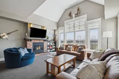 Image de Nine Iron Nook: Golf in Backyard + Pool & Hot Tub
