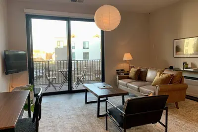 Image de Modern Luxe 1br Apt with Gym, Pool, and Parking