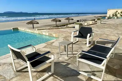 Image de High Rise Coastal Escape Pool, Gym, Sandy Beach