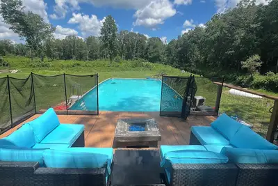 Image de Charming 3-Br Cabin/House, Pool, creek, 35Acres with Fiber Internet in Pikeville