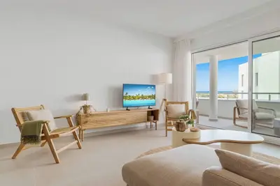 Image de Oceana Breeze Apartment with Pool View