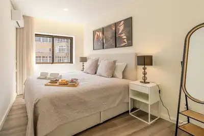 Image de HostWise - Spacious and Stylish Flat with Garage
