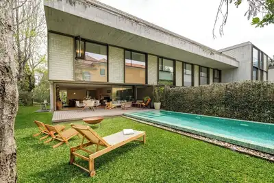 Image de HostWise – Grand Villa w/ Pool, Garden and Garage