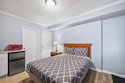 Image de Comfortable Room with Bath in Brownstown