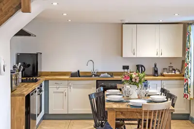 Image de Charming three-bedroom, dog-friendly cottage on the Stainsborough Hall Estate