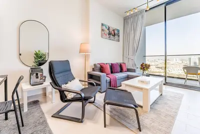Image de High-Rise 1br with Community View and Large Balcony Near the Parks