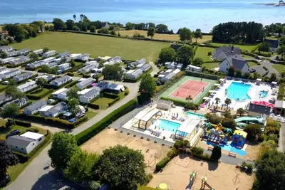 Image de Camping 4 étoiles - Piscine  - ccbbbg0