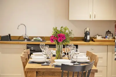 Image de Charming three-bedroom, Dog-Friendly cottage on the Stainsborough Hall Estate