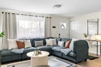 Image de Entire Home|Updated|Patio|Pet-Friendly