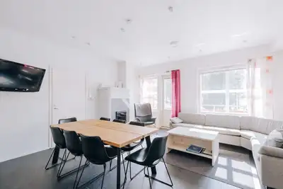 Spacious 3br Holiday Apt. in Excellent Location