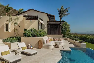 Four Seasons Private Villa: Pool, Vews and Jacuzzi