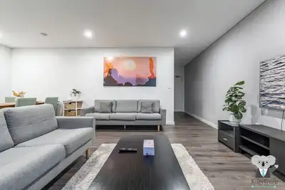 Image de KozyGuru | Homebush West | 3 Bedroom Apt+Parking