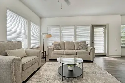 Image de Luxury 3 Br in Westshore, Fountain Views