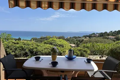 Image de T2 Cabine au Lavandou - Vue Mer, Parking Privé