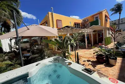 Image de 1 Br Beach Suite Steps from the Sand, Prime Location, Beach chair/bikes/Hot tub