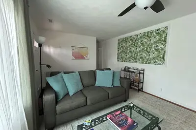 Image de The Grove: Comfy living in Cville Brand New!