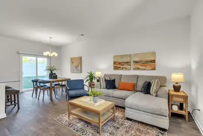 Image de Monthly 2 Br Simpsonville Home, Heritage Park