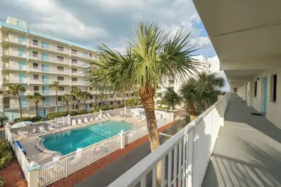 Image de Luxury Oceanfront Steps from the Beach