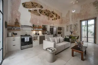 Image de Artsy loft with plunge pool and rooftop terrace
