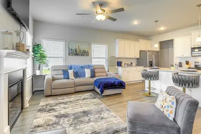 Image de Walk to Dog Park & Playground: Hampton Haven!